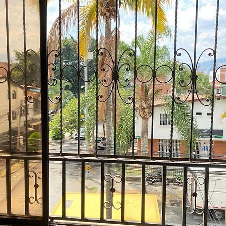 E2 Comodo Y Amplio Apartamento En Laureles Estadio 120 Mts2 Medellin Bagian luar foto