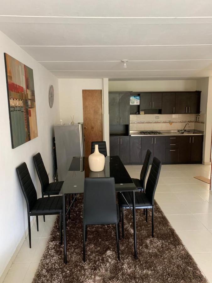 E2 Comodo Y Amplio Apartamento En Laureles Estadio 120 Mts2 Medellin Bagian luar foto