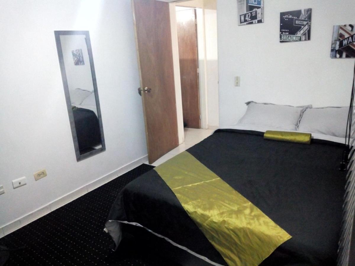 E2 Comodo Y Amplio Apartamento En Laureles Estadio 120 Mts2 Medellin Bagian luar foto