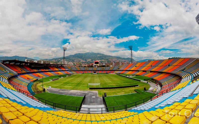 E2 Comodo Y Amplio Apartamento En Laureles Estadio 120 Mts2 Medellin Bagian luar foto