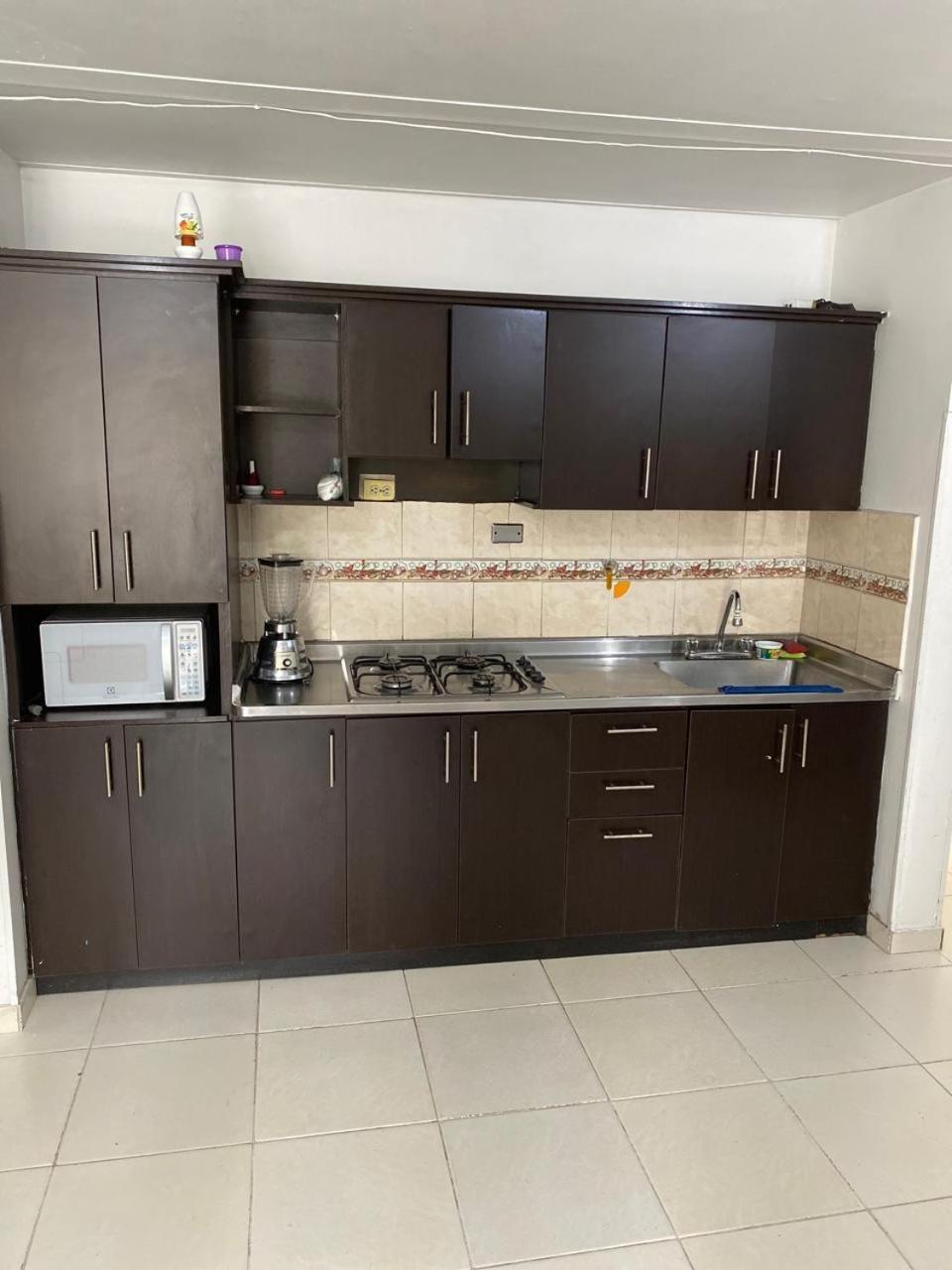 E2 Comodo Y Amplio Apartamento En Laureles Estadio 120 Mts2 Medellin Bagian luar foto