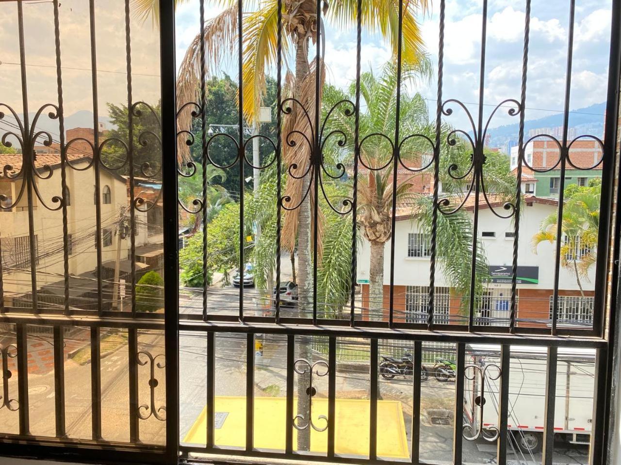 E2 Comodo Y Amplio Apartamento En Laureles Estadio 120 Mts2 Medellin Bagian luar foto
