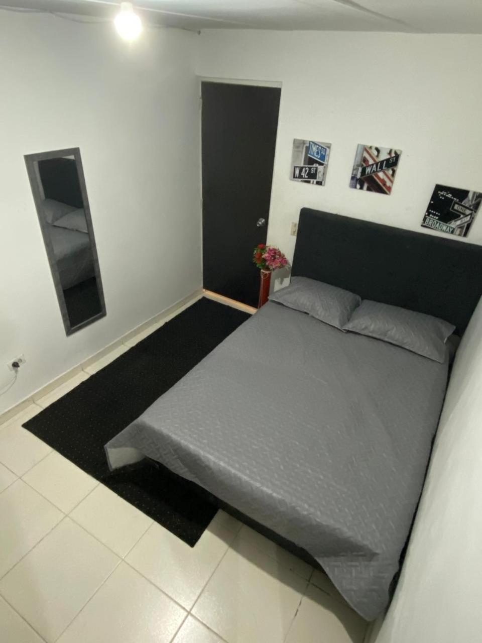 E2 Comodo Y Amplio Apartamento En Laureles Estadio 120 Mts2 Medellin Bagian luar foto